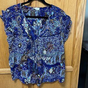Woman’s short sleeve shirt